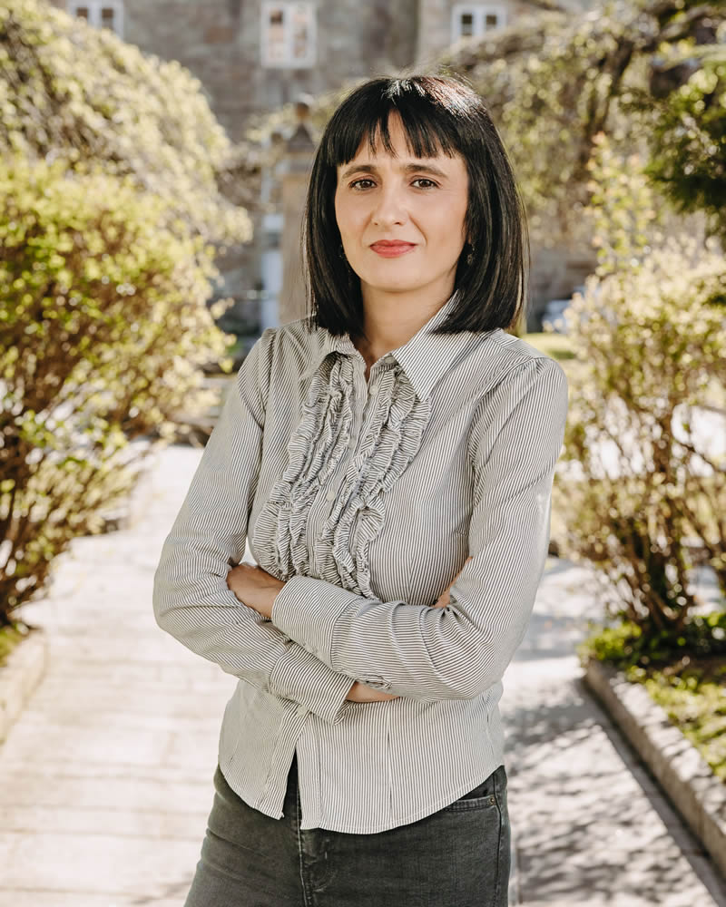 María