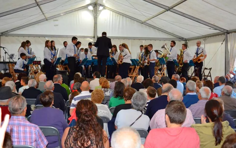 banda1309182.jpg