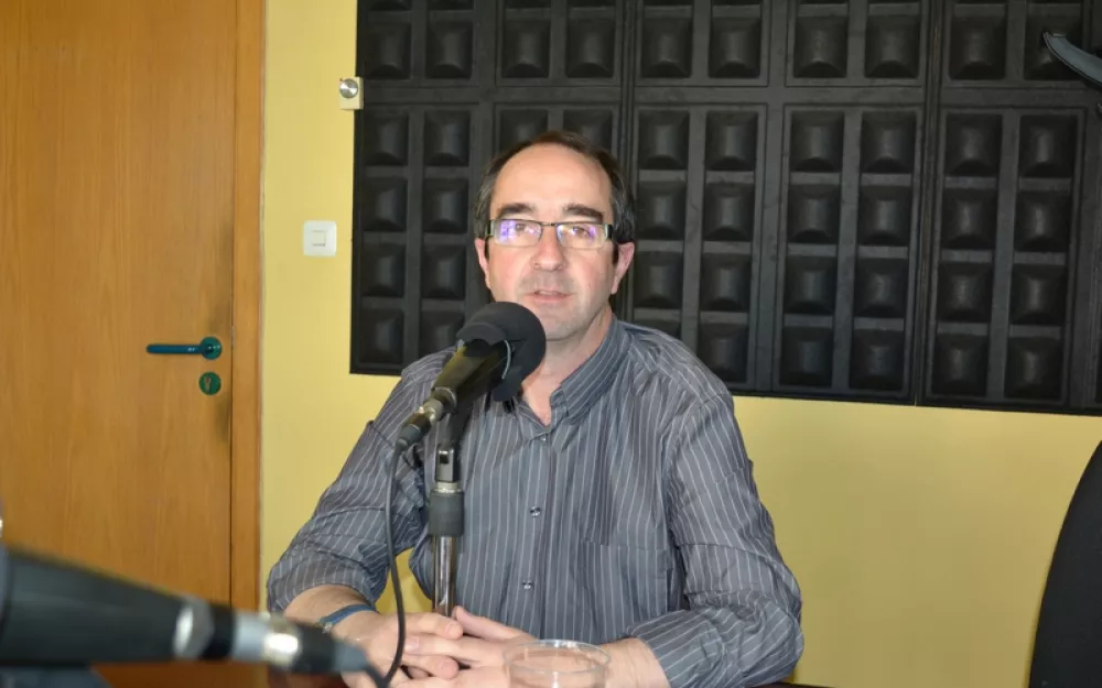 jorgetuñas200417.jpg